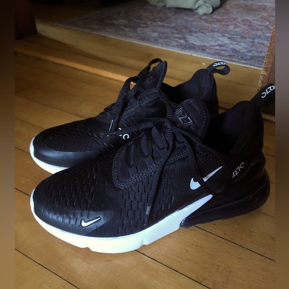 Nike Shoes - Women’s air max 270